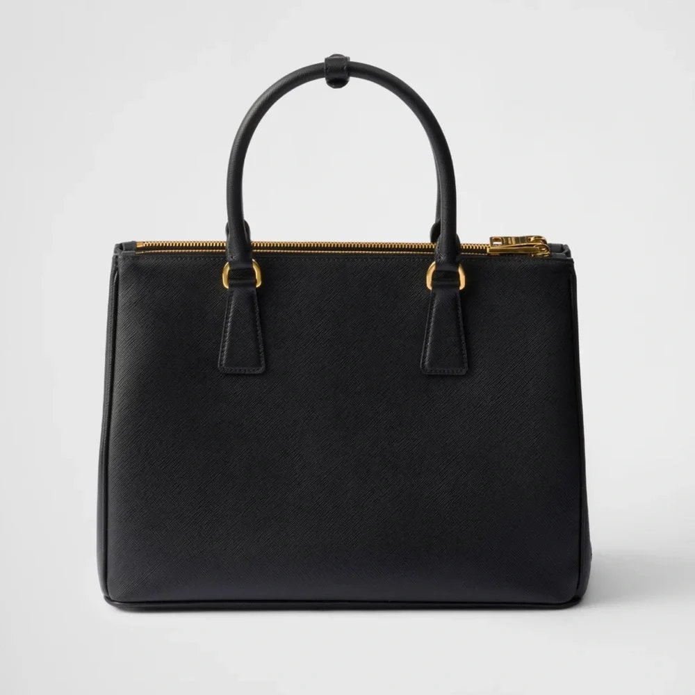 Authentic Prada large Saffiano Leather Bag -  (Retails for $5100) - Picture 4 of 16